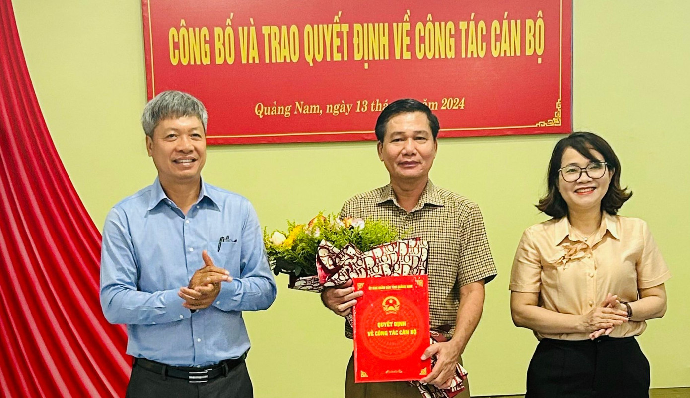 Ông Lê Vũ Thương (giữa), Giám đốc Sở Công Thương tỉnh Quảng Nam.