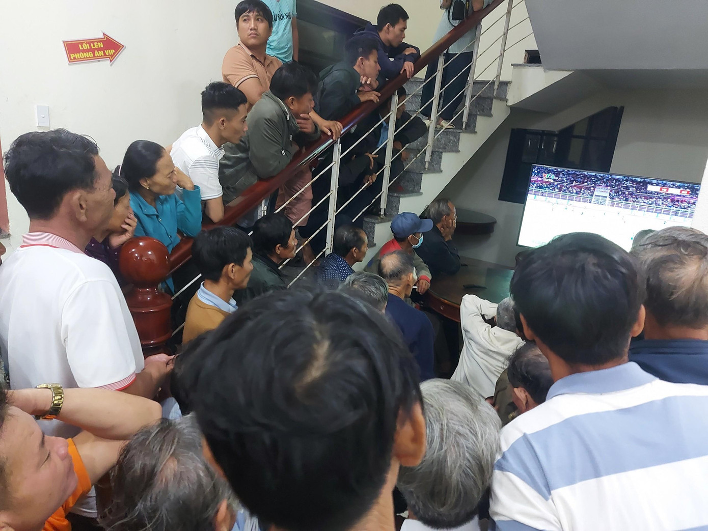 Phút giải toả khi căng thẳng trước giờ bão tới. Phút giải toả khi căng thẳng trước giờ bão tới.