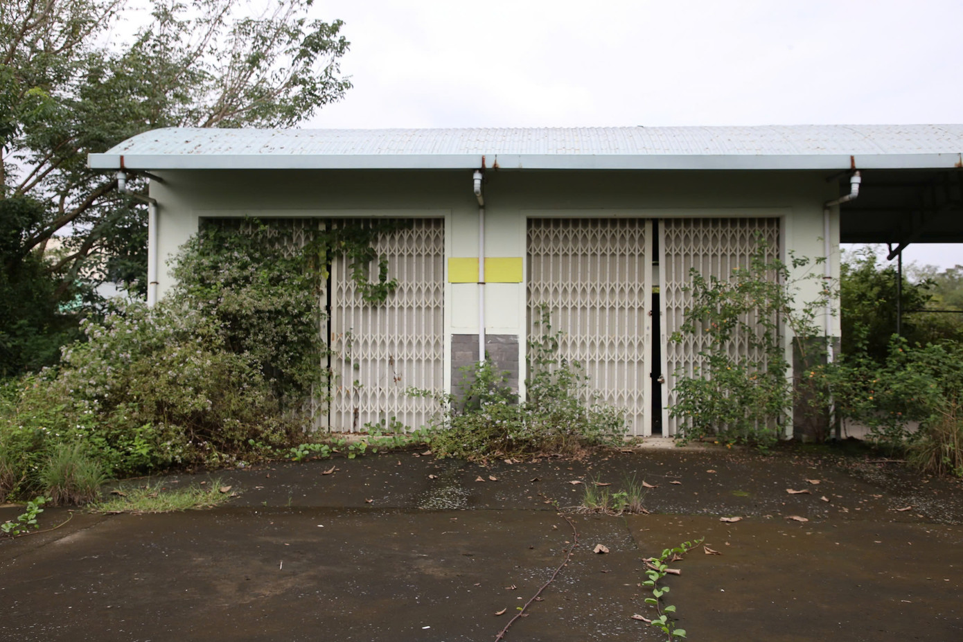 Phòng khám toạ lạc trên khu đất rộng 2,5ha, với các hạng mục gồm dãy nhà 2 tầng, tổng diện tích sàn gần 4.500m2 và hệ thống hạ tầng kỹ thuật cấp điện, cấp thoát nước, hệ thống phòng cháy chữa cháy cùng nhiều hạng mục khác.