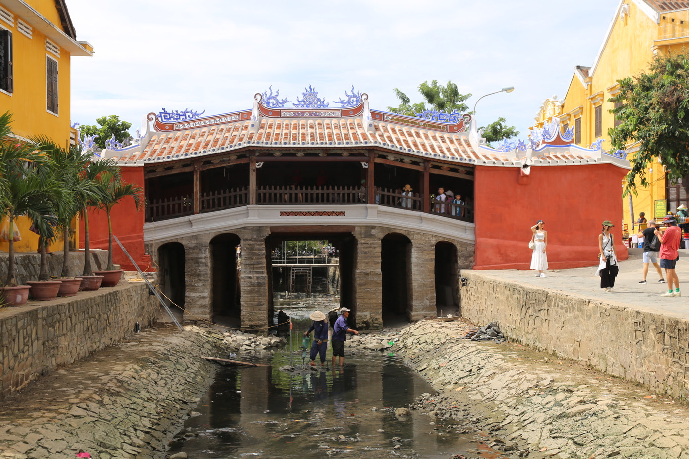 Trong khi đó, lực lượng chức năng đang hoàn tất khâu để chuẩn bị cho lễ khánh thành công trình được diễn ra vào ngày 3/8 tới.