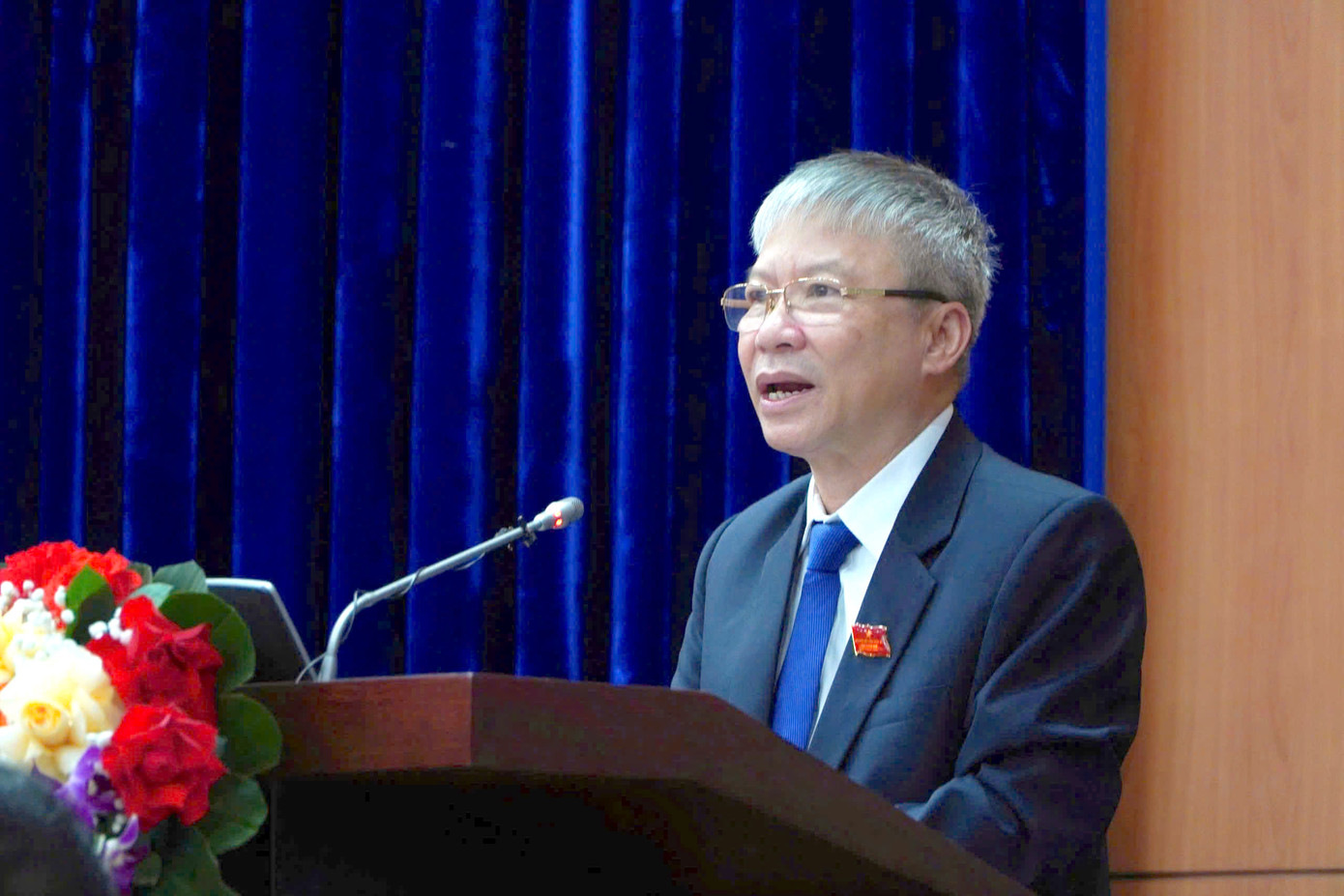 Ông Nguyễn Đức Dũng, Phó Bí thư Thường trực Tỉnh ủy, Chủ tịch HĐND tỉnh Quảng Nam phát biểu tại kỳ họp.