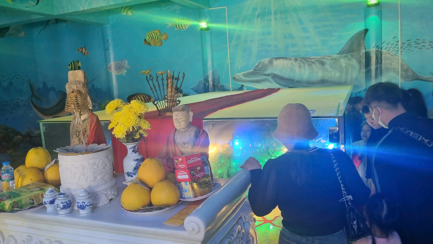 Nơi thờ Thần cá voi. Nơi thờ Thần cá voi.