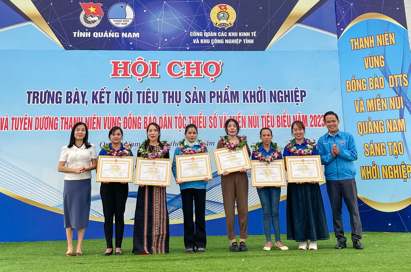 Tuyên dương thanh niên miền núi tiêu biểu khởi nghiệp, phát triển kinh tế.