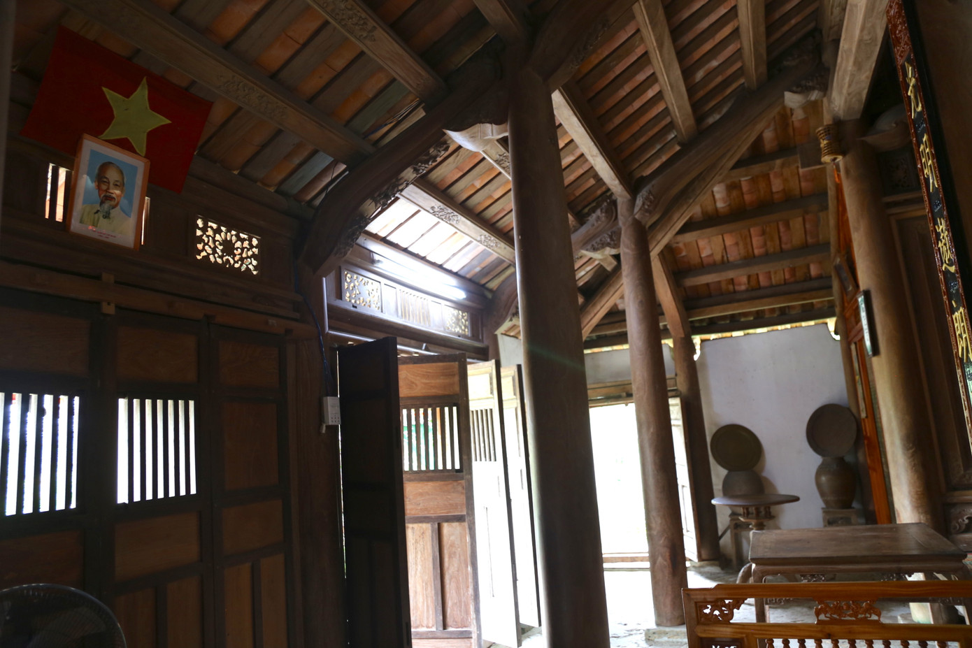 Bên trong ngôi nhà gần 200 năm tuổi..