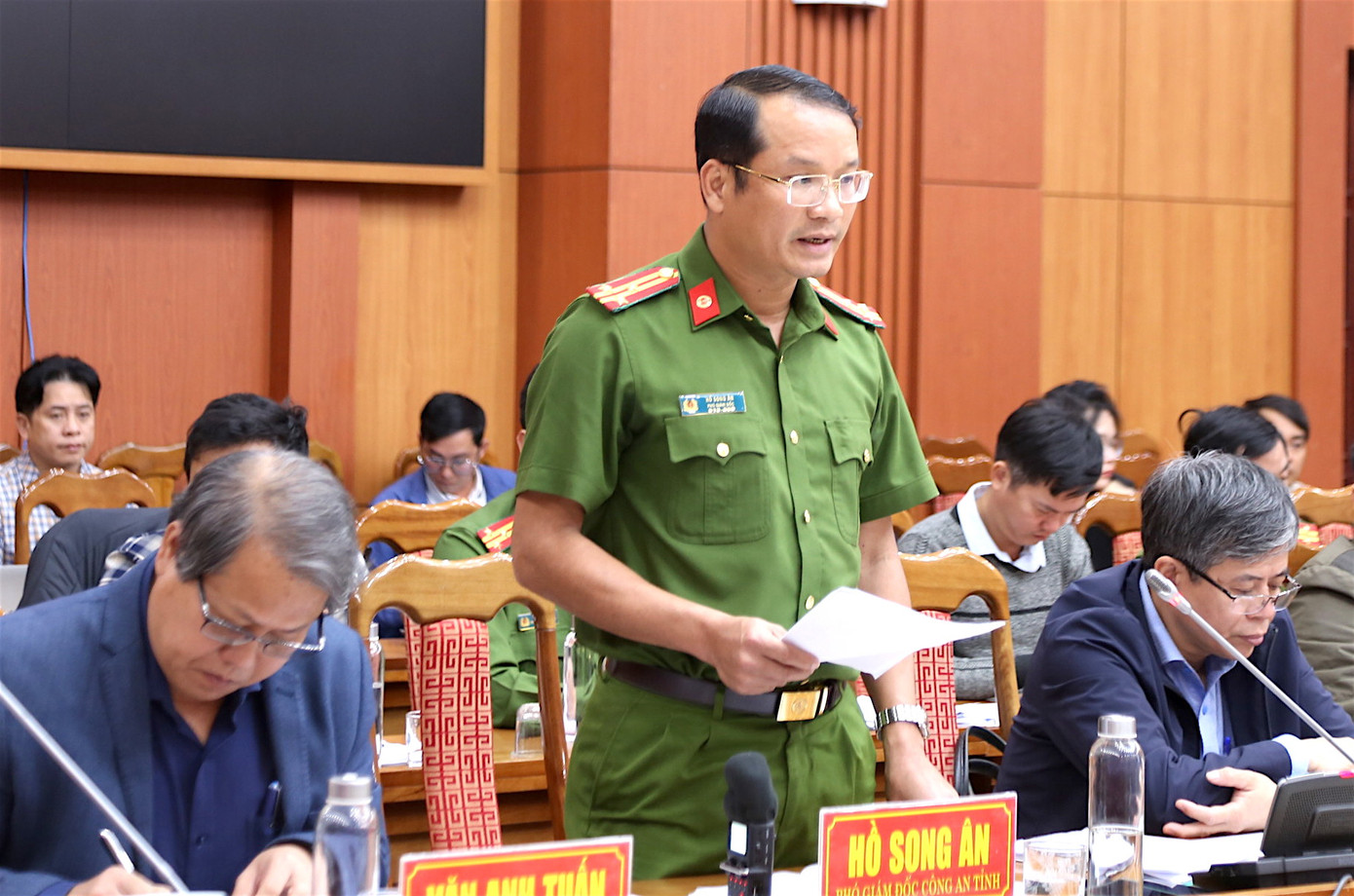 Phó giám đốc Công an tỉnh Quảng Nam nhận định nguyên nhân các vụ tai nạn. Phó giám đốc Công an tỉnh Quảng Nam nhận định nguyên nhân các vụ tai nạn.