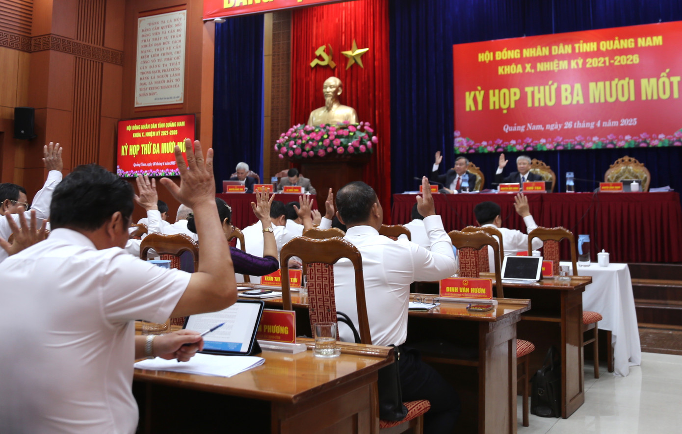 Đại biểu tán thành thông qua nghị quyết thống nhất tán thành chủ trương sắp xếp đơn vị hành chính (ĐVHC) cấp tỉnh và cấp xã trên địa bàn tỉnh. Đại biểu tán thành thông qua nghị quyết thống nhất tán thành chủ trương sắp xếp đơn vị hành chính (ĐVHC) cấp tỉnh và cấp xã trên địa bàn tỉnh.