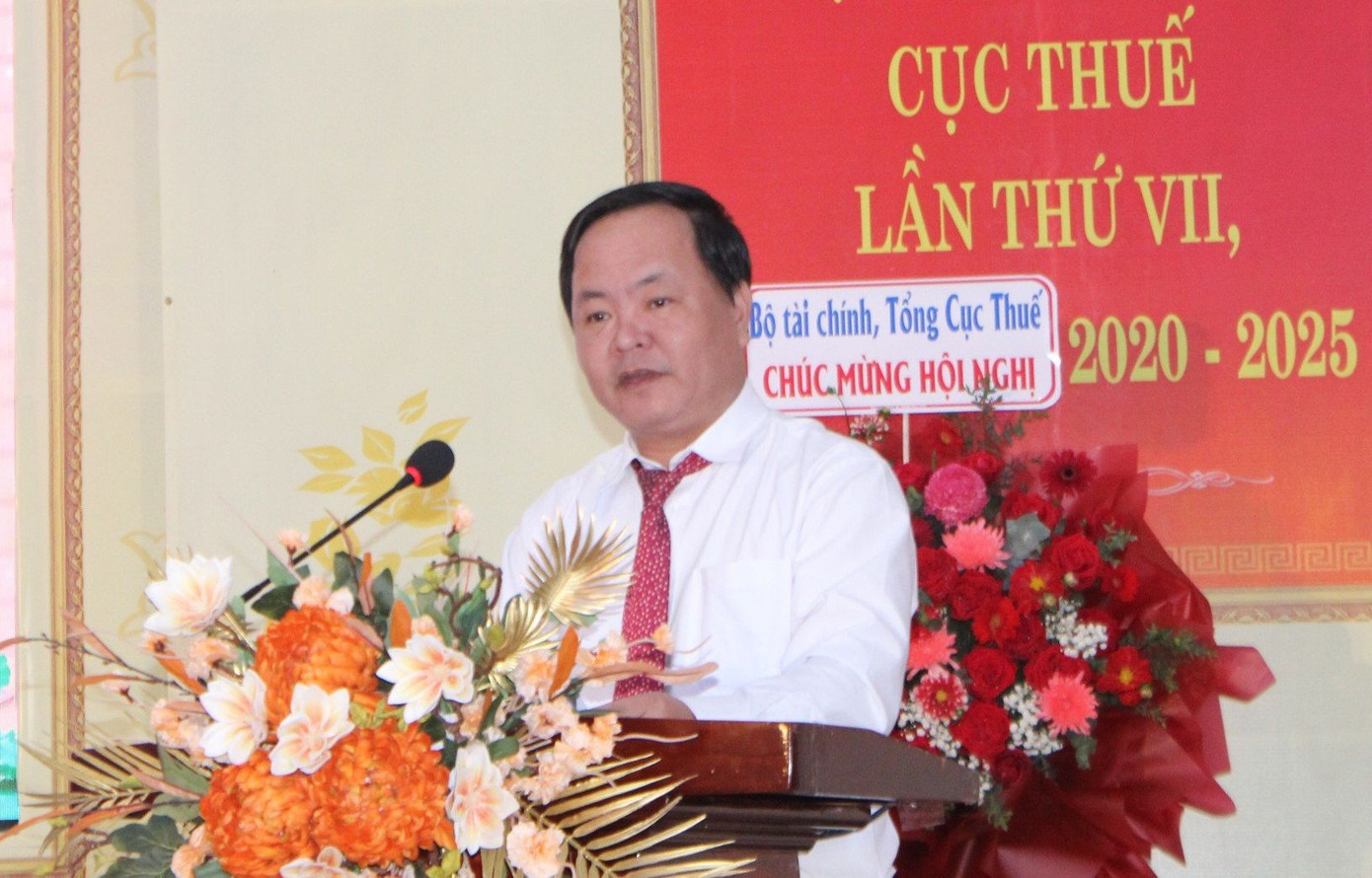 Ông Nguyễn Hồng Quang - Phó Chủ tịch UBND tỉnh Quảng Nam - kêu gọi cộng đồng doanh nghiệp, doanh nhân lan tỏa tinh thần thi đua sản xuất hiệu quả, tích cực nộp thuế. Ông Nguyễn Hồng Quang - Phó Chủ tịch UBND tỉnh Quảng Nam - kêu gọi cộng đồng doanh nghiệp, doanh nhân lan tỏa tinh thần thi đua sản xuất hiệu quả, tích cực nộp thuế.