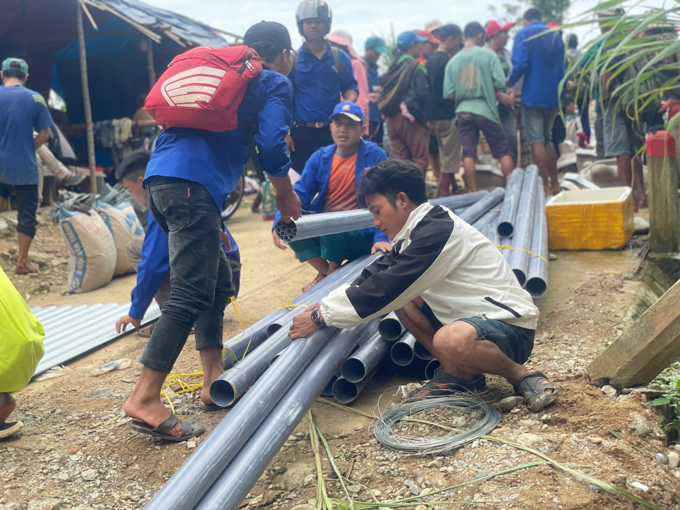 Vất vả nhưng ai cũng vui, chung tay cùng làm.