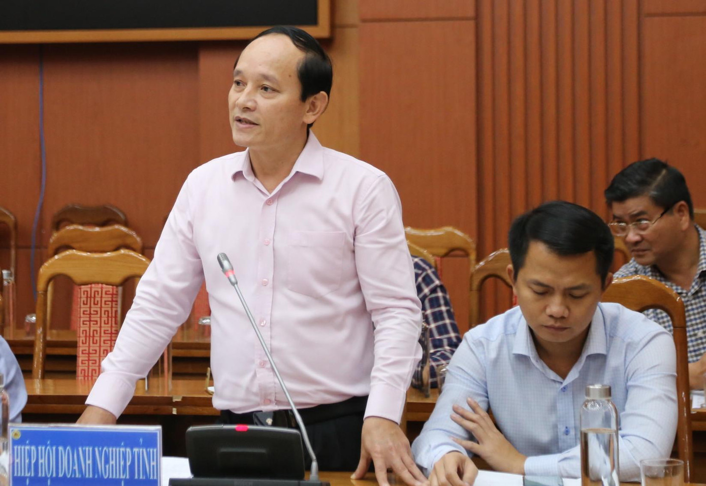 Đại diện Hiệp hội Doanh nghiệp cho rằng các sở ngành cần có giải pháp giải quyết căn cơ tình trạng khan hiếm, "đội" giá nguyên vật liệu.