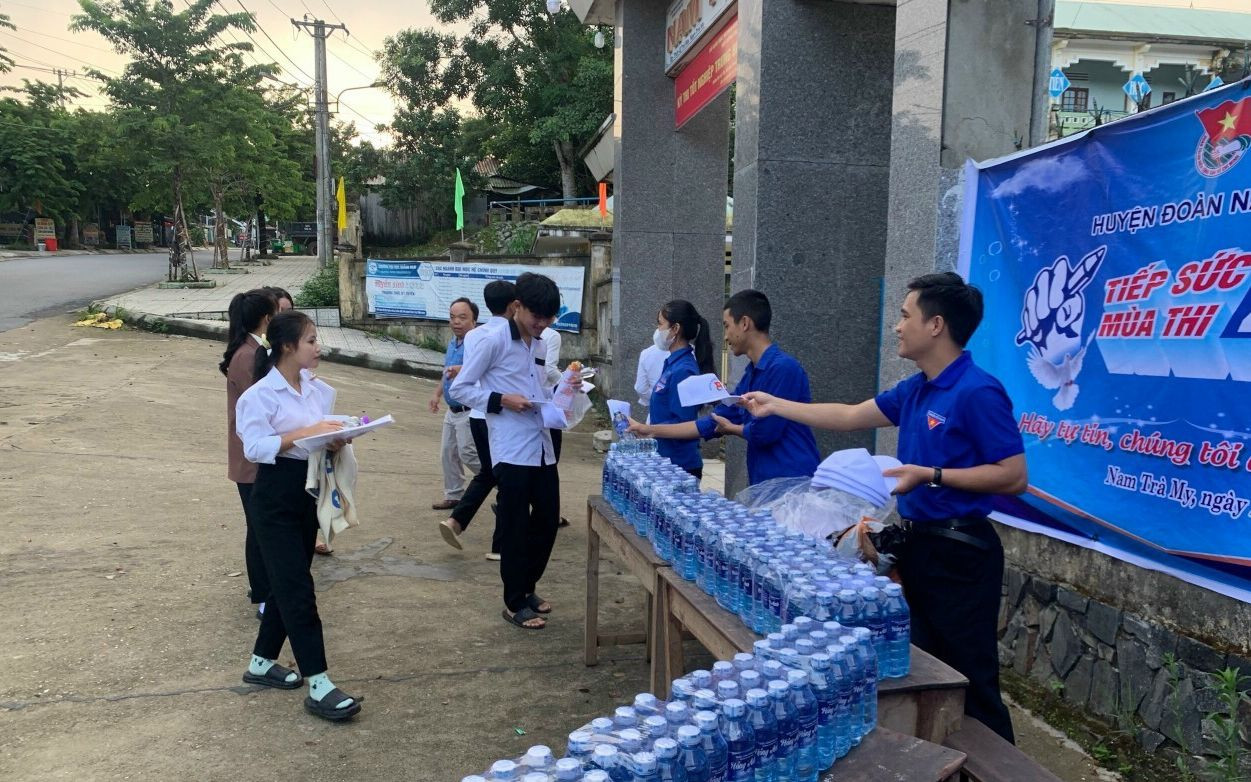 Nhiều hoạt động của Tuổi trẻ Quảng Nam triển khai trong đợt cao điểm Tiếp sức mùa thi. Nhiều hoạt động của Tuổi trẻ Quảng Nam triển khai trong đợt cao điểm Tiếp sức mùa thi.