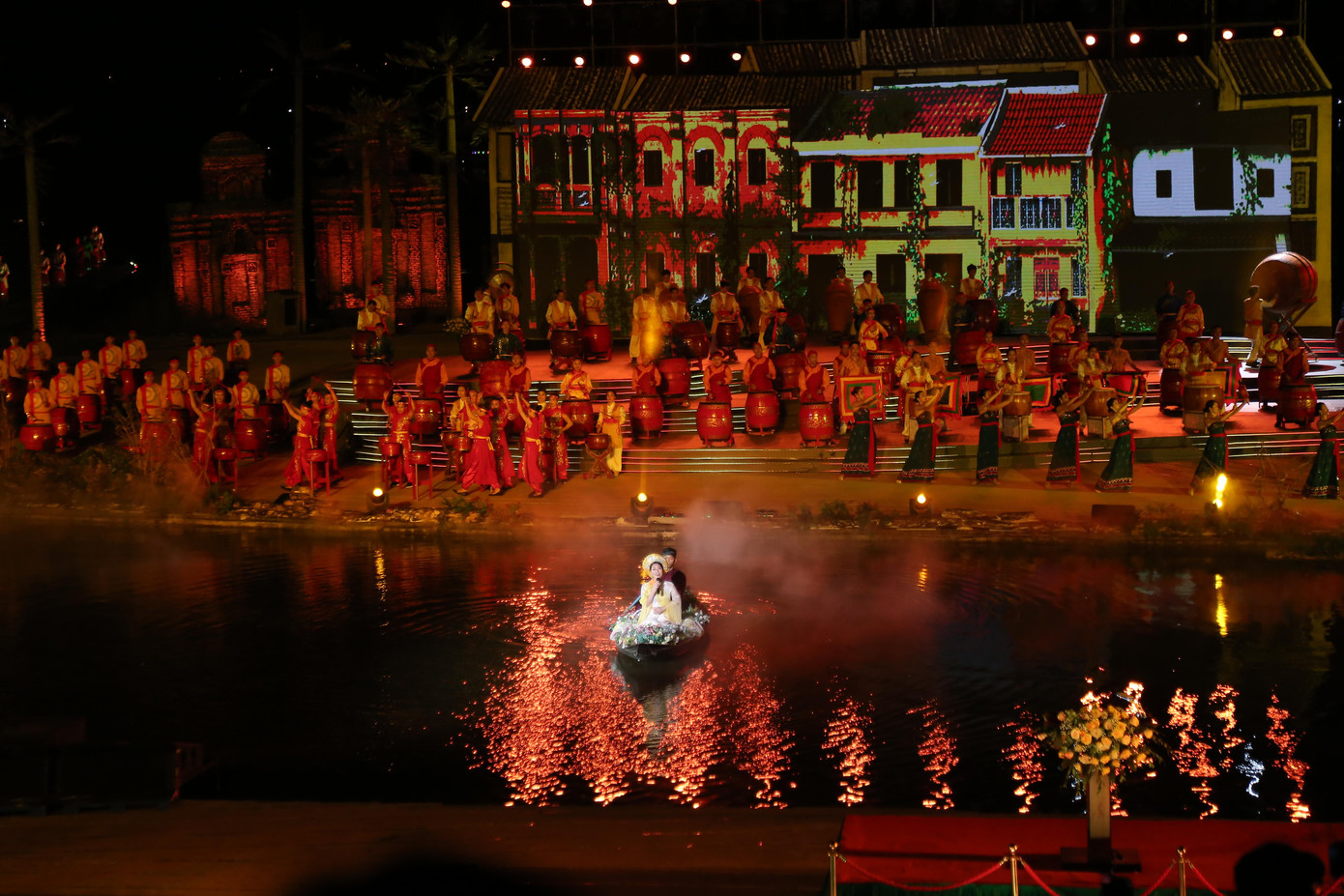 Chương trình biểu diễn nghệ thuật với sự tham gia của hơn 600 diễn viên.