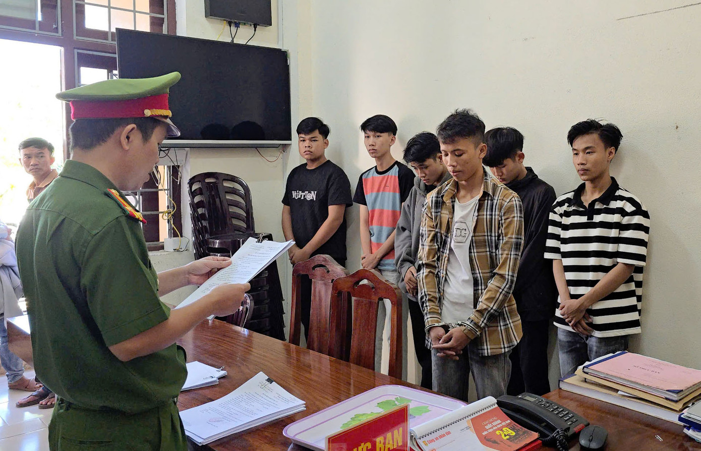 Công an khởi tố bị can, bắt tạm giam 8 bị can để điều tra hành vi "Gây rối trật tự công cộng”. Ảnh CA