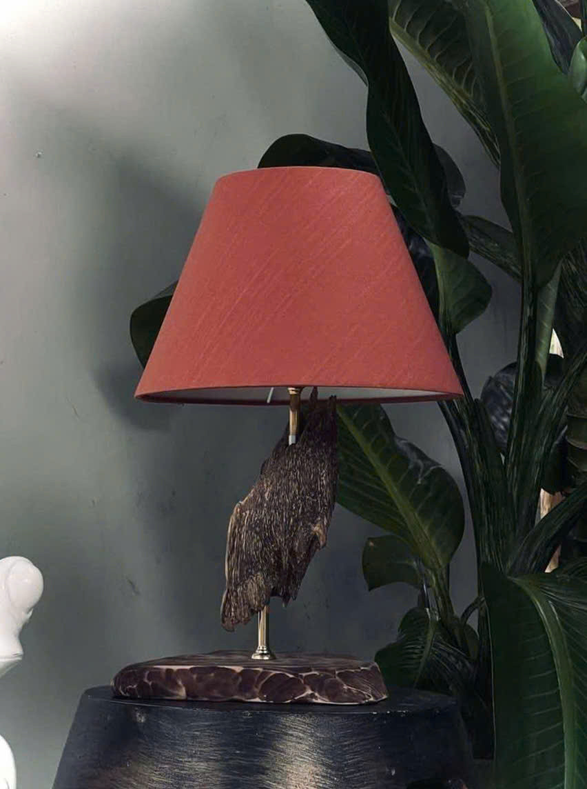 Đèn ngủ tỏa hương của xưởng nội thất trầm hương Hiền Đức đa dạng mẫu mã.