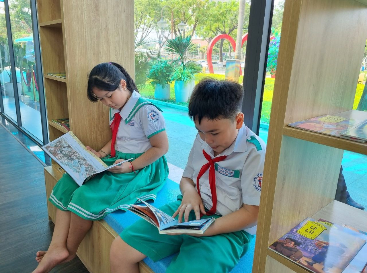 Tạo không gian khuyến khích em nhỏ đọc sách Tạo không gian khuyến khích em nhỏ đọc sách