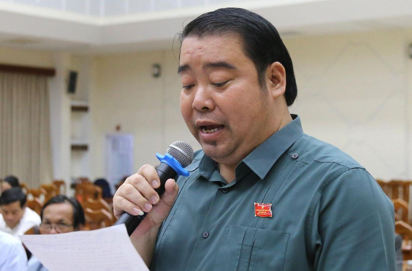 Ông Nguyễn Viết Dũng tại kỳ họp lần thứ 12 HĐND tỉnh Quảng Nam diễn ra từ ngày 7 - 9/12. Ảnh Hoài Văn.