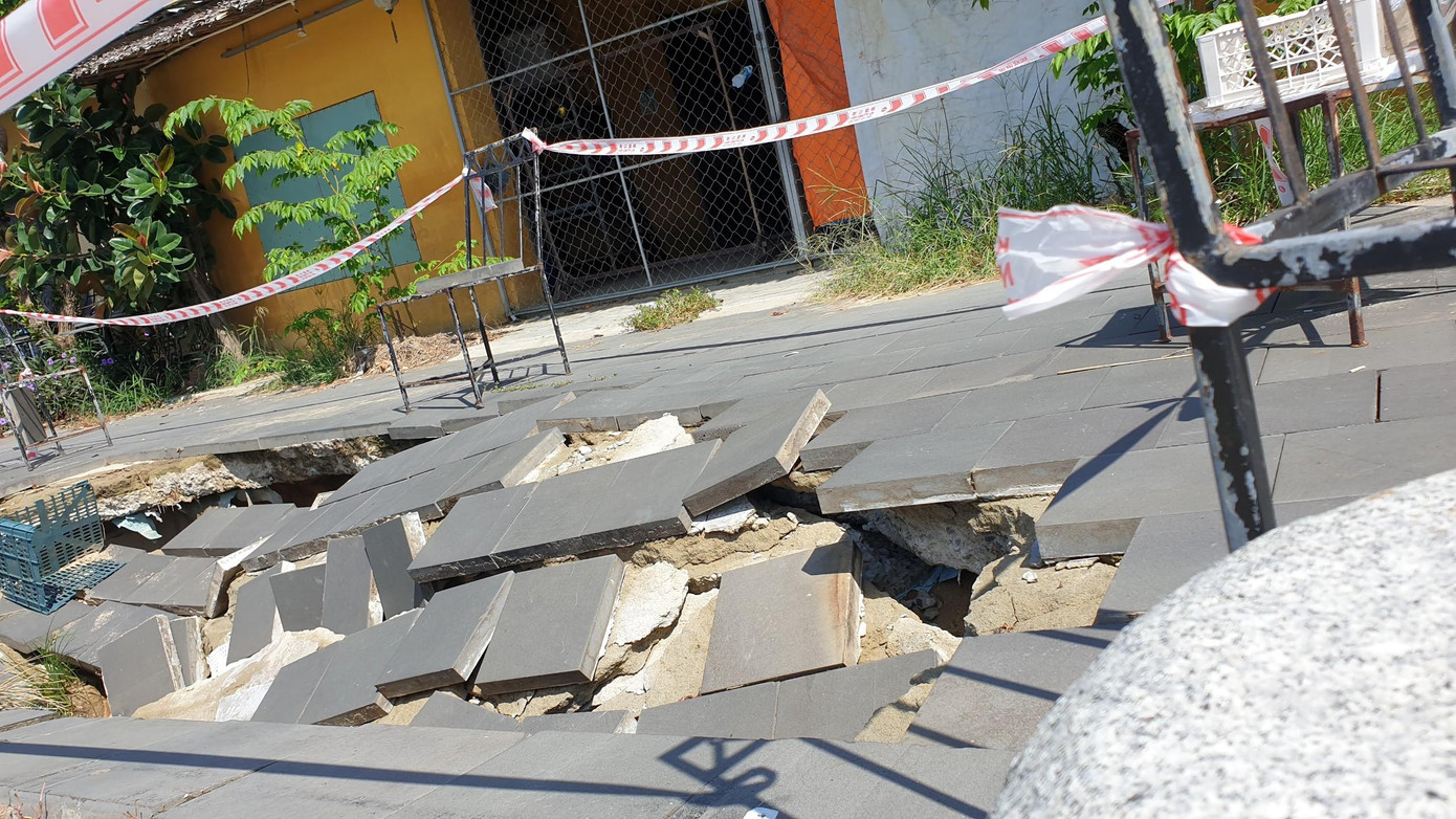 Lãnh đạo địa phương cho biết, đây là điểm sụt lún thứ 2 trên tuyến kè này kể từ cuối năm 2020.