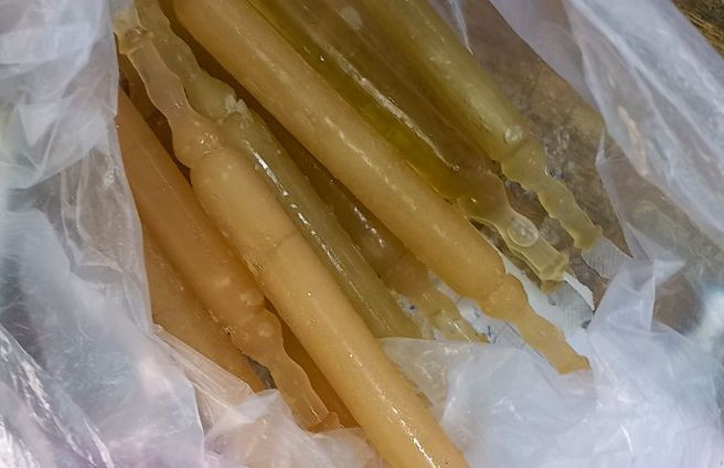 Loại kem ống mà 16 học sinh đã ăn trước khi phải nhập viện vì ngộ độc. Ảnh Đ. T