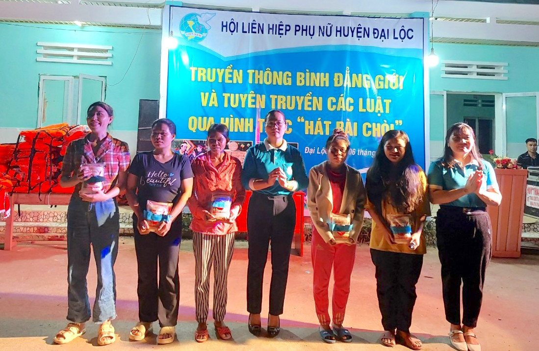 Những phần quà bất ngờ và ý nghĩa.