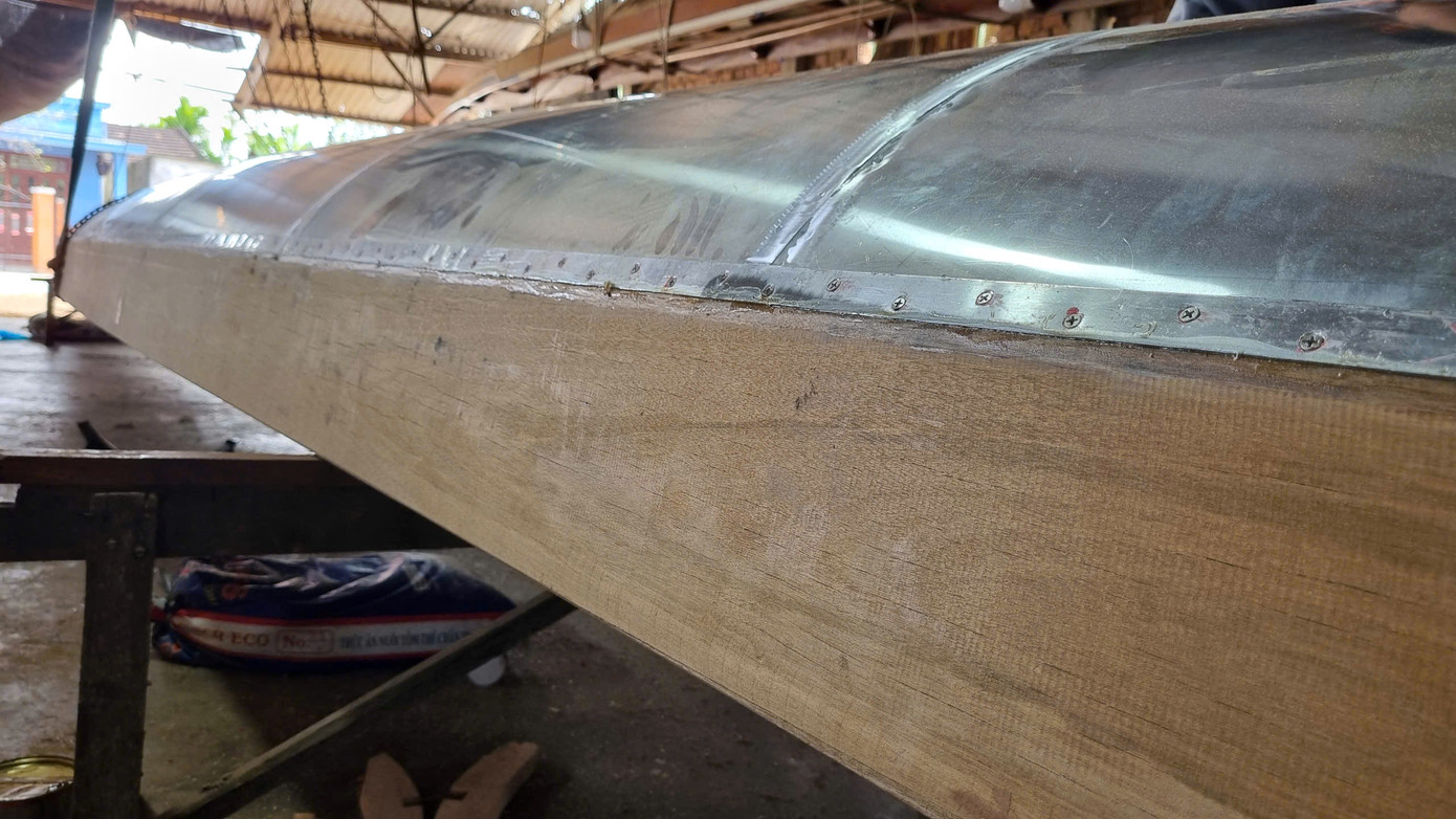 Gỗ phải là gỗ kiền kiền, được chọn lọc nguyên khối, không mắt sẹo mới đảm bảo. Gỗ phải là gỗ kiền kiền, được chọn lọc nguyên khối, không mắt sẹo mới đảm bảo.