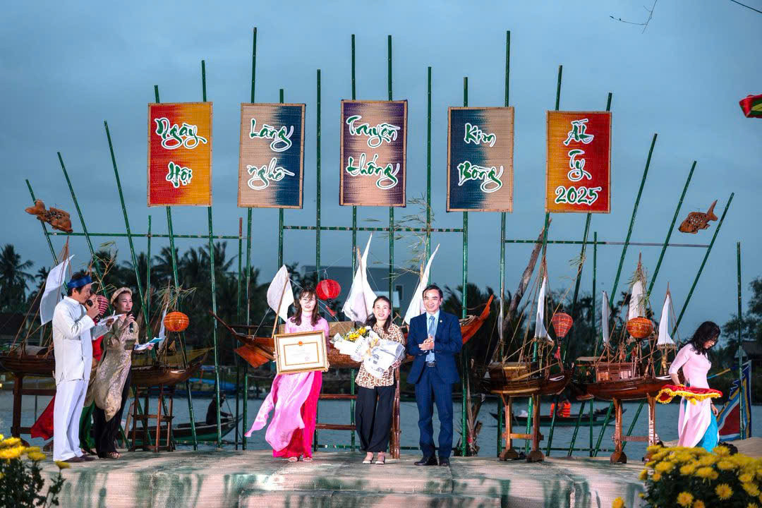 Nghề dệt chiếu lác Kim Bồng, Cẩm Kim đón nhận Bằng công nhận nghề truyền thống tỉnh Quảng Nam