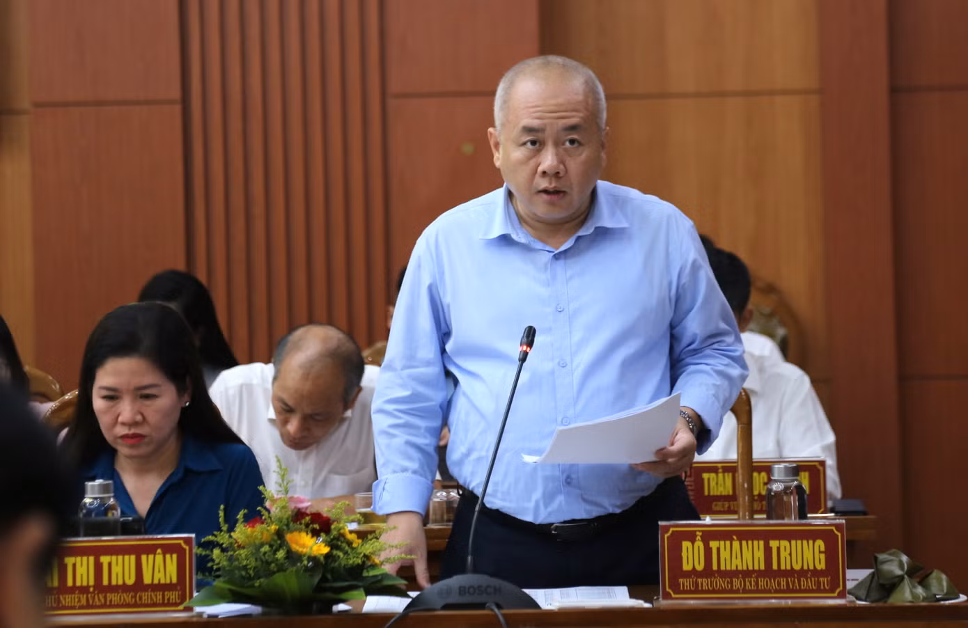 Thứ trưởng Bộ KH&amp;ĐT Đỗ Thành Trung thông tin tại buổi làm việc.