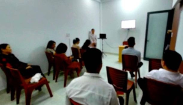 Nhóm người sinh hoạt tôn giáo trái phép liên quan "Hội thánh Đức Chúa Trời Mẹ" bị Công an TP Hội An phát hiện hồi tháng 3/2023. (Ảnh CA)