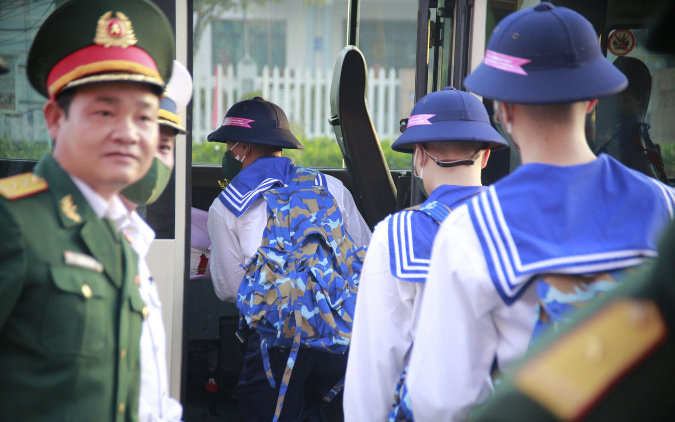 Sẵn sàng lên đường tòng quân