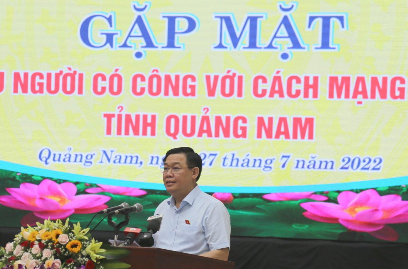 Chủ tịch Quốc hội Vương Đình Huệ phát biểu tại buổi gặp mặt.