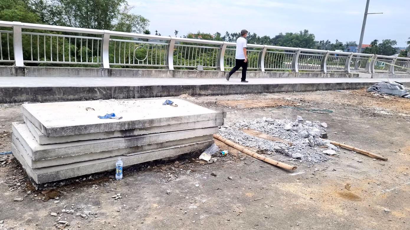 Ban đầu, dự án có thời gian thực hiện từ năm 2017-2019 nhưng không hoàn thành đúng tiến độ. Đến tháng 6/2024, UBND thị xã Điện Bàn đề nghị UBND tỉnh Quảng Nam điều chỉnh thời gian kéo dài đến 2025. Ban đầu, dự án có thời gian thực hiện từ năm 2017-2019 nhưng không hoàn thành đúng tiến độ. Đến tháng 6/2024, UBND thị xã Điện Bàn đề nghị UBND tỉnh Quảng Nam điều chỉnh thời gian kéo dài đến 2025.