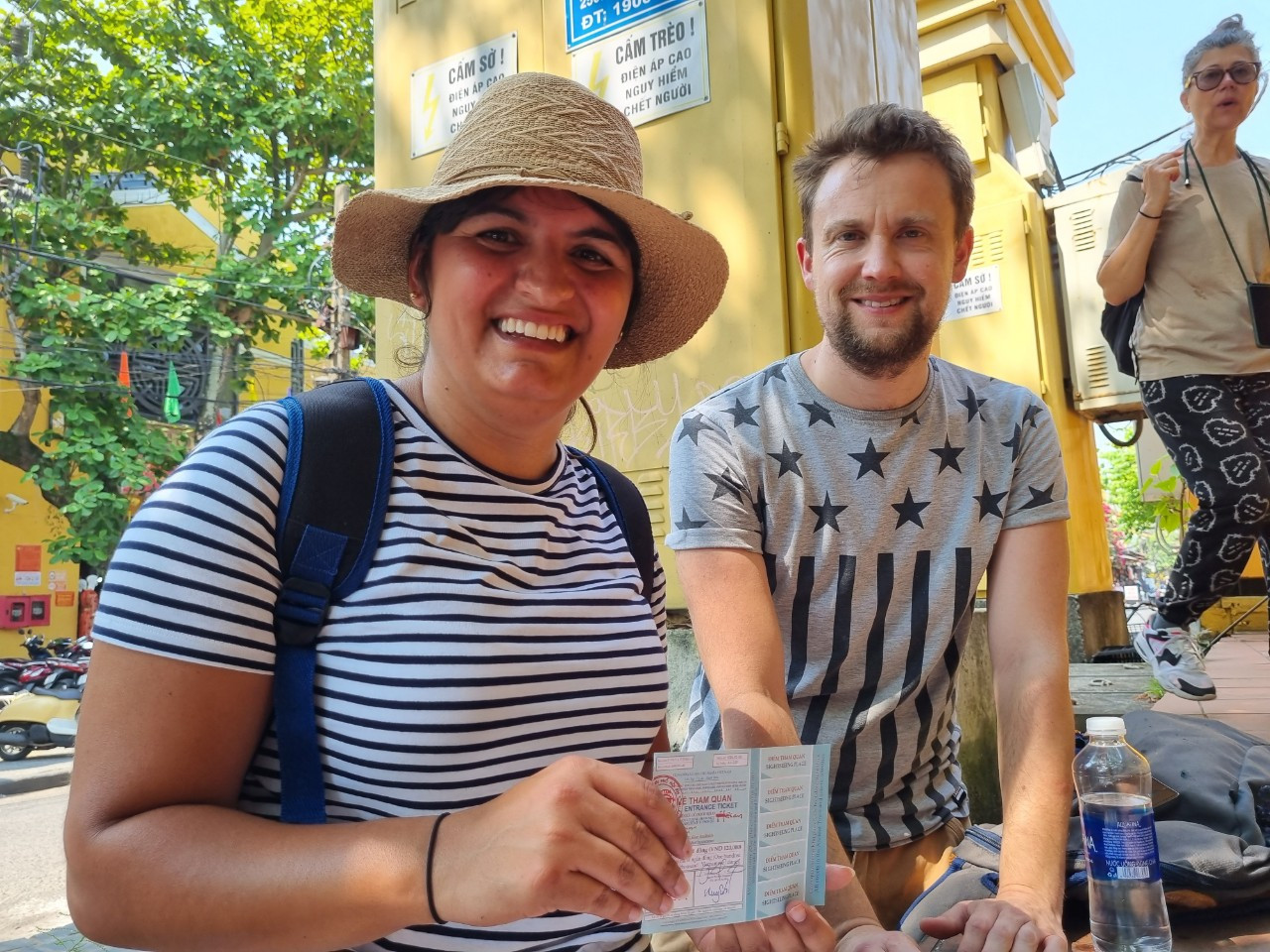 Bán vé đối với du khách nước ngoài và khách Việt đi theo đoàn, tour của các hãng lữ hành sẽ triển khai như bình thường, việc áp dụng phương án mới sẽ được cân nhắc thận trọng.