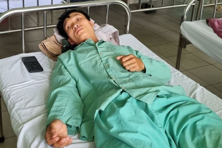 Anh Võ Toàn tố mình bị chủ thầu đánh nhập viện khi đang làm nhiệm vụ giám sát tại công trình.