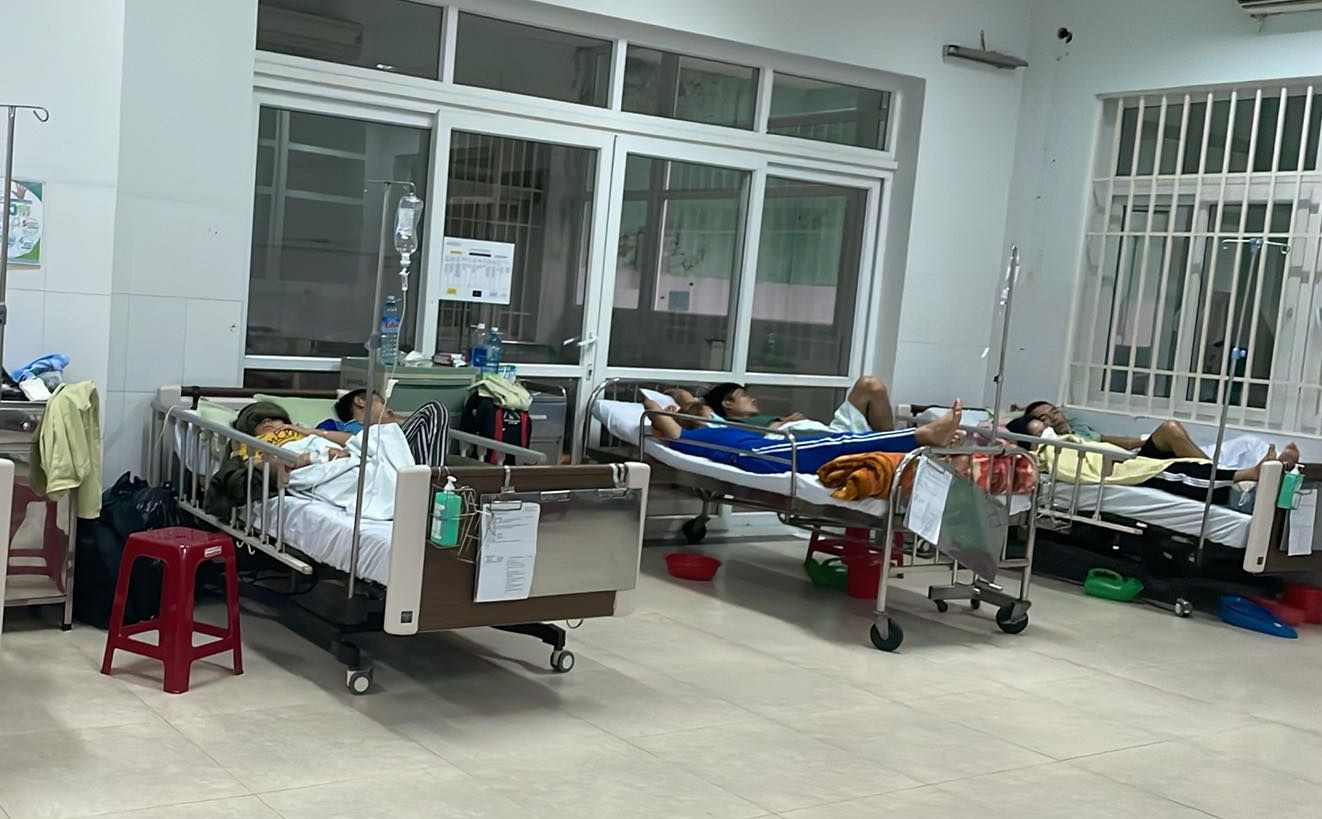 Sau thời gian nỗ lực điều trị của các bác sĩ, đến nay các bệnh nhân ngộ độc do ăn cá chép ủ chua hiện tiến triển tốt, cai máy thở.