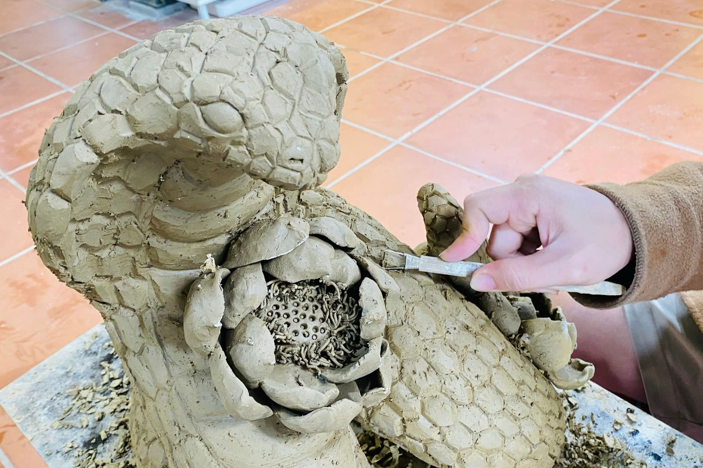 Tỉ mỉ từng chi tiết. Tỉ mỉ từng chi tiết.