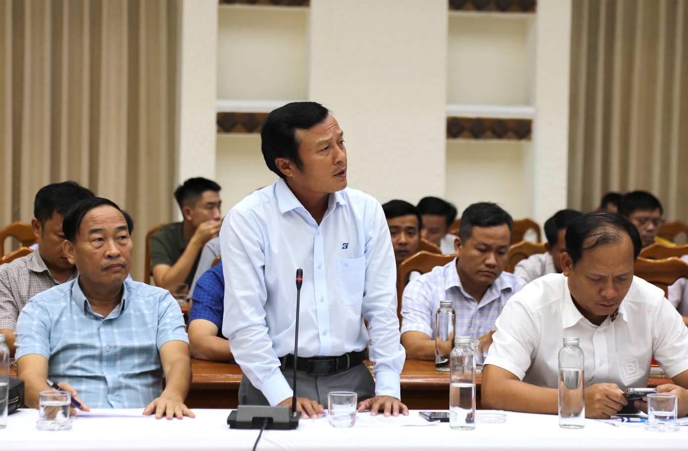 Nhiều vấn đề bất cập từ thực tế được doanh nghiệp đề cập với Chủ tịch tỉnh.