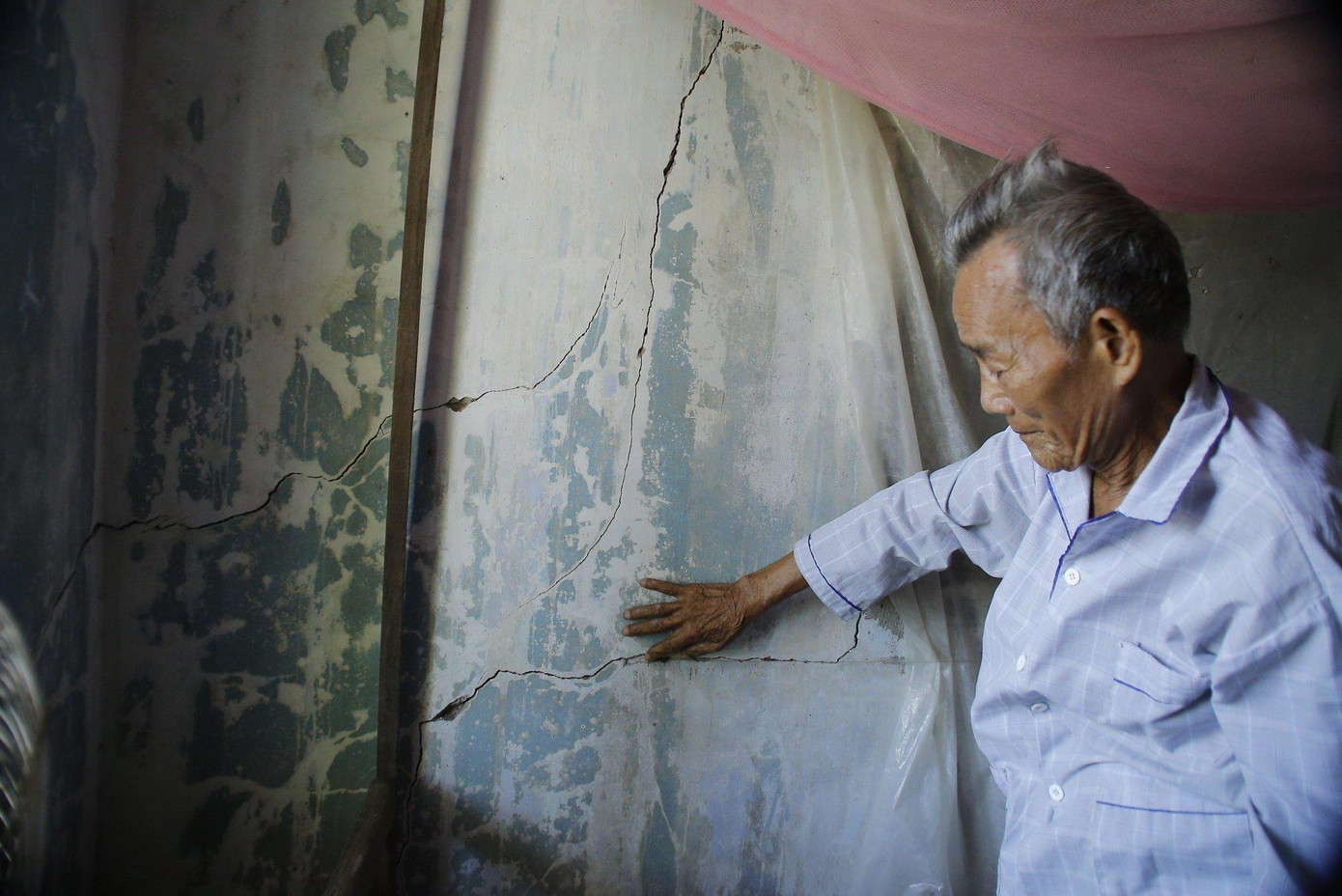 Theo ông Phong, người dân rất ủng hộ việc sửa chữa, nâng cấp khu neo đậu. Tuy nhiên, ảnh hưởng của việc thi công đến một số hộ dân làm người dân lo lắng. Người dân mong muốn chính quyền có biện pháp hỗ trợ để các gia đình ổn định cuộc sống.