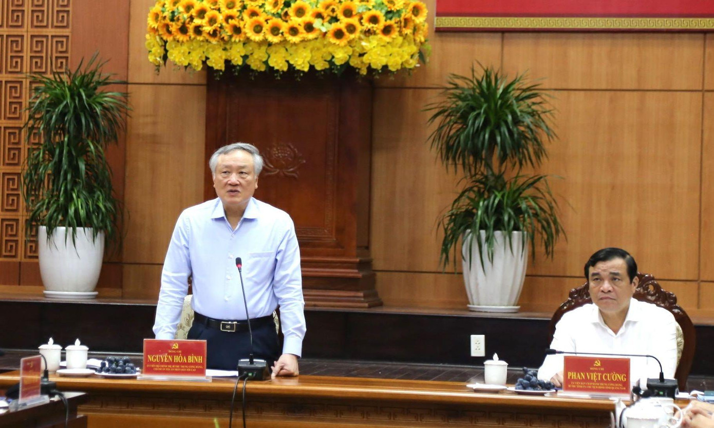 Ông Nguyễn Hòa Bình phát biểu tại buổi làm việc. Ông Nguyễn Hòa Bình phát biểu tại buổi làm việc.