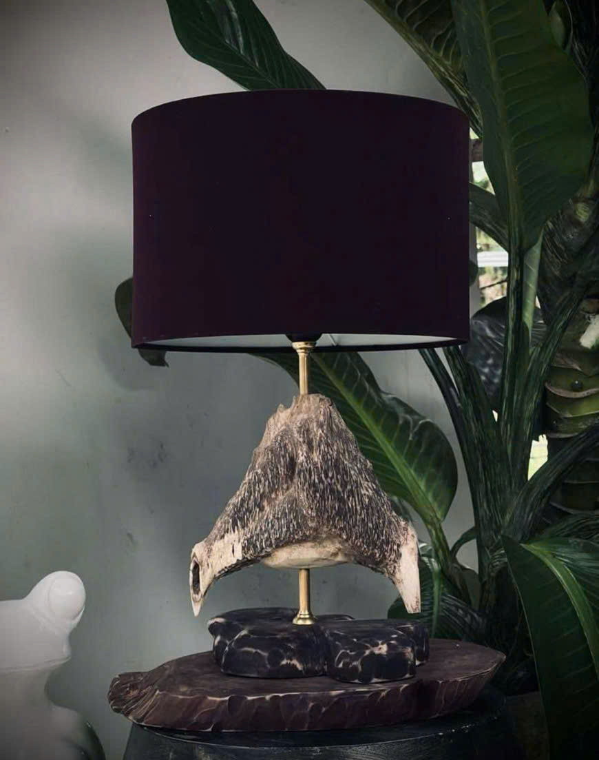 Đèn ngủ tỏa hương của xưởng nội thất trầm hương Hiền Đức đa dạng mẫu mã.