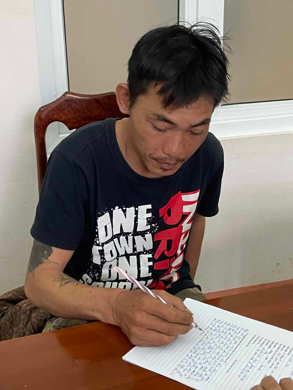 Đối tượng Vũ Viết Hải tại cơ quan công an. (Ảnh CA) Đối tượng Vũ Viết Hải tại cơ quan công an. (Ảnh CA)