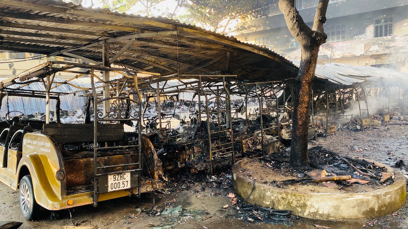 Cơ quan chức năng chỉ ra loạt vi phạm của Trường CĐ Điện lực miền Trung về phòng cháy chữa cháy. Cơ quan chức năng chỉ ra loạt vi phạm của Trường CĐ Điện lực miền Trung về phòng cháy chữa cháy.