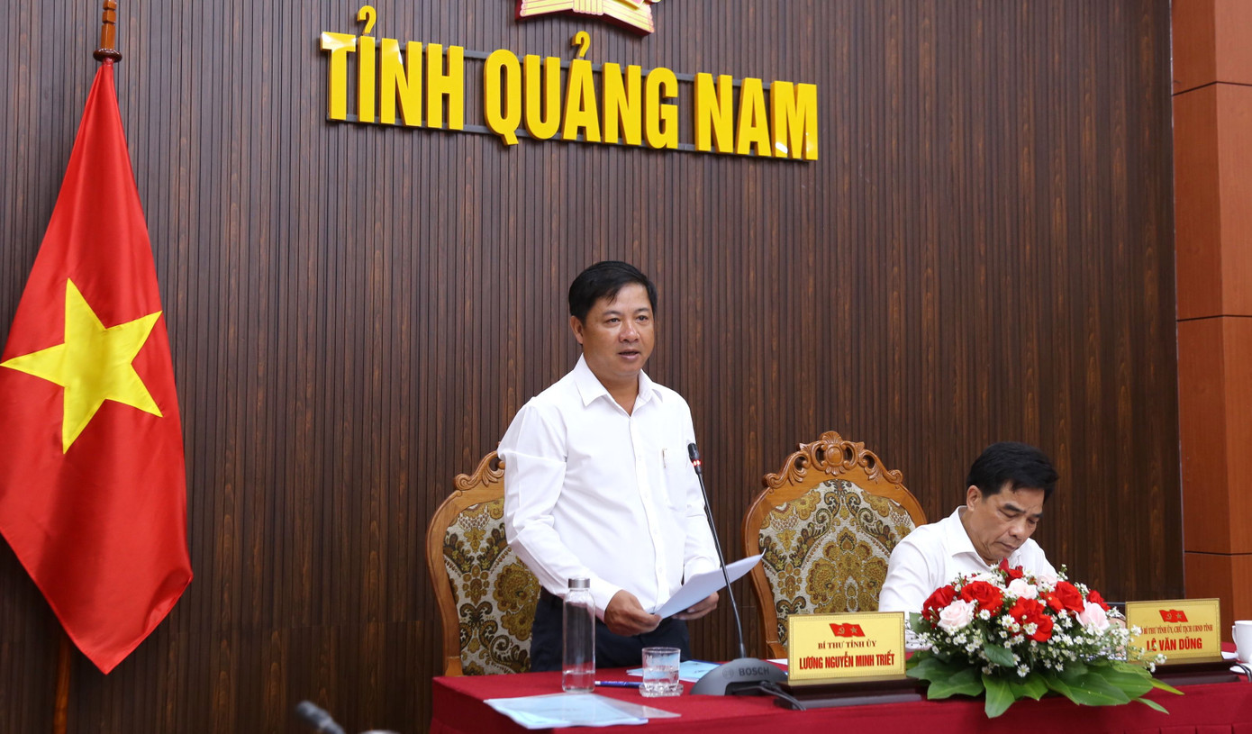 Bí thư Tỉnh ủy và Chủ tịch UBND tỉnh Quảng Nam chủ trì đối thoại với đoàn viên thanh niên. Bí thư Tỉnh ủy và Chủ tịch UBND tỉnh Quảng Nam chủ trì đối thoại với đoàn viên thanh niên.