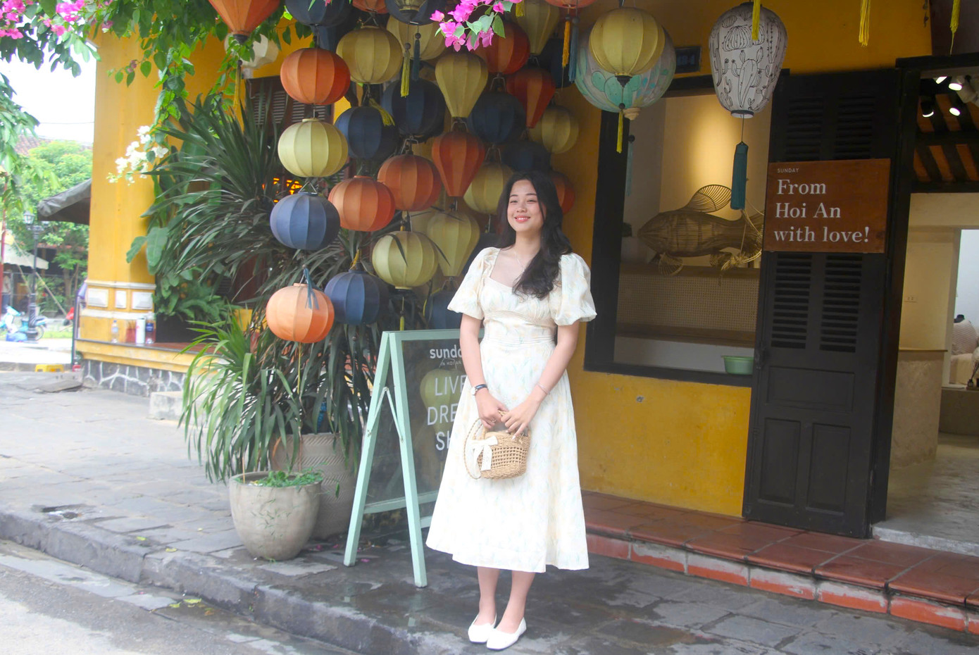 Nhiều du khách cho hay, chọn Hội An là điểm đến để tận hưởng kỳ nghỉ lễ bởi yêu thích phong cảnh phố cổ nhẹ nhàng, ẩm thực ngon và cả người dân phố Hội mến khách. Nhiều du khách cho hay, chọn Hội An là điểm đến để tận hưởng kỳ nghỉ lễ bởi yêu thích phong cảnh phố cổ nhẹ nhàng, ẩm thực ngon và cả người dân phố Hội mến khách.