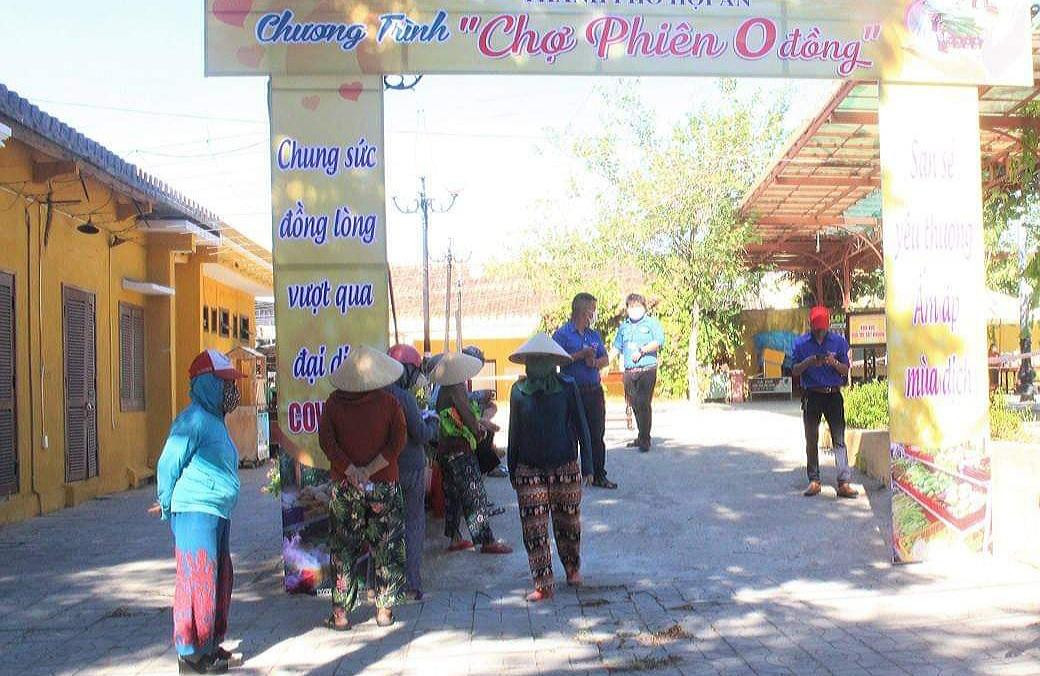 Phiên chợ 0 đồng sẻ chia với người nghèo trong dịch bệnh.
