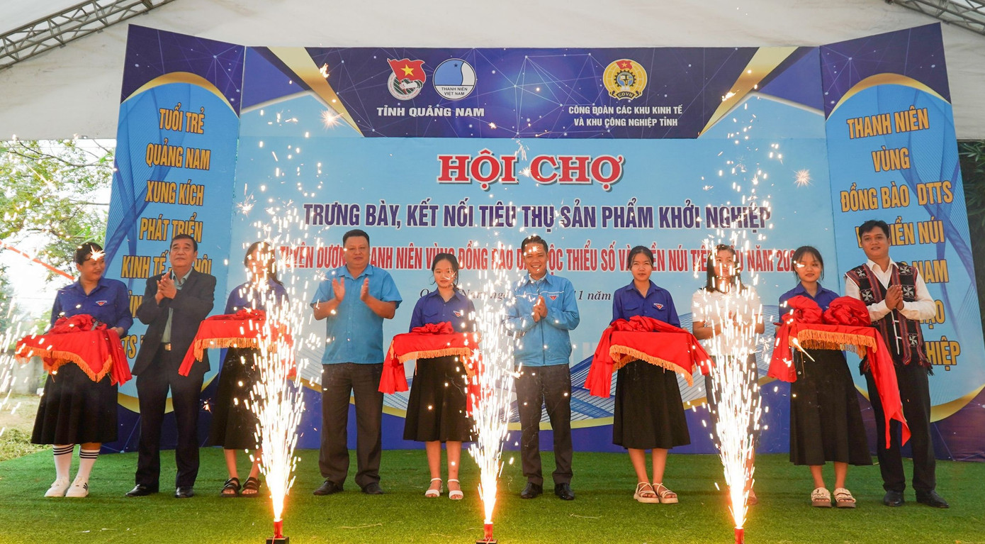Khai mạc hội chợ