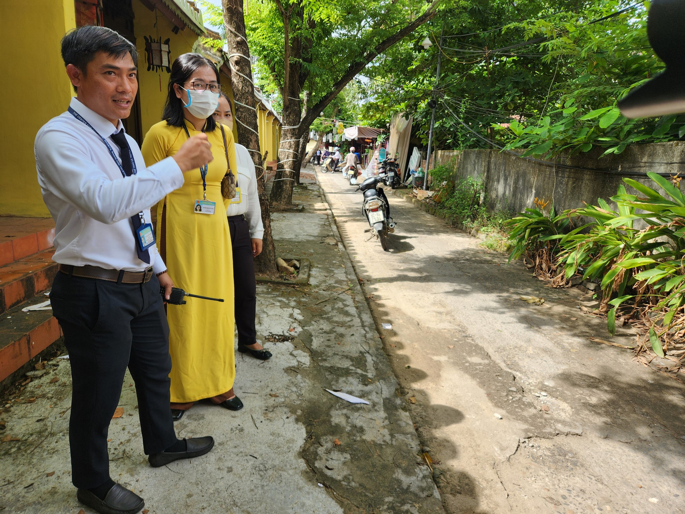 Lực lượng chức năng được bố trí tại các kiệt, hẻm dẫn vào phố cổ.