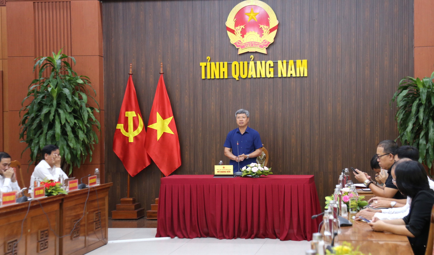 Ông Hồ Quang Bửu - Phó Chủ tịch UBND tỉnh Quảng Nam - chủ trì họp báo. Ông Hồ Quang Bửu - Phó Chủ tịch UBND tỉnh Quảng Nam - chủ trì họp báo.