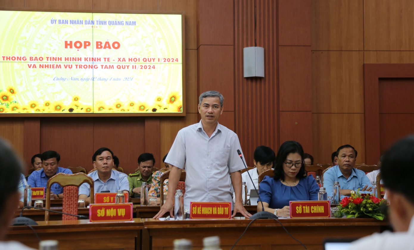 Phó Giám đốc Sở KH&ĐT tỉnh Quảng Nam Nguyễn Hưng thông tin tình hình KT-XH tỉnh quý I. Phó Giám đốc Sở KH&ĐT tỉnh Quảng Nam Nguyễn Hưng thông tin tình hình KT-XH tỉnh quý I.