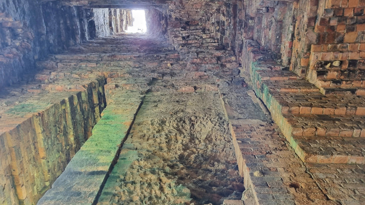 Rêu phong tháp cổ.