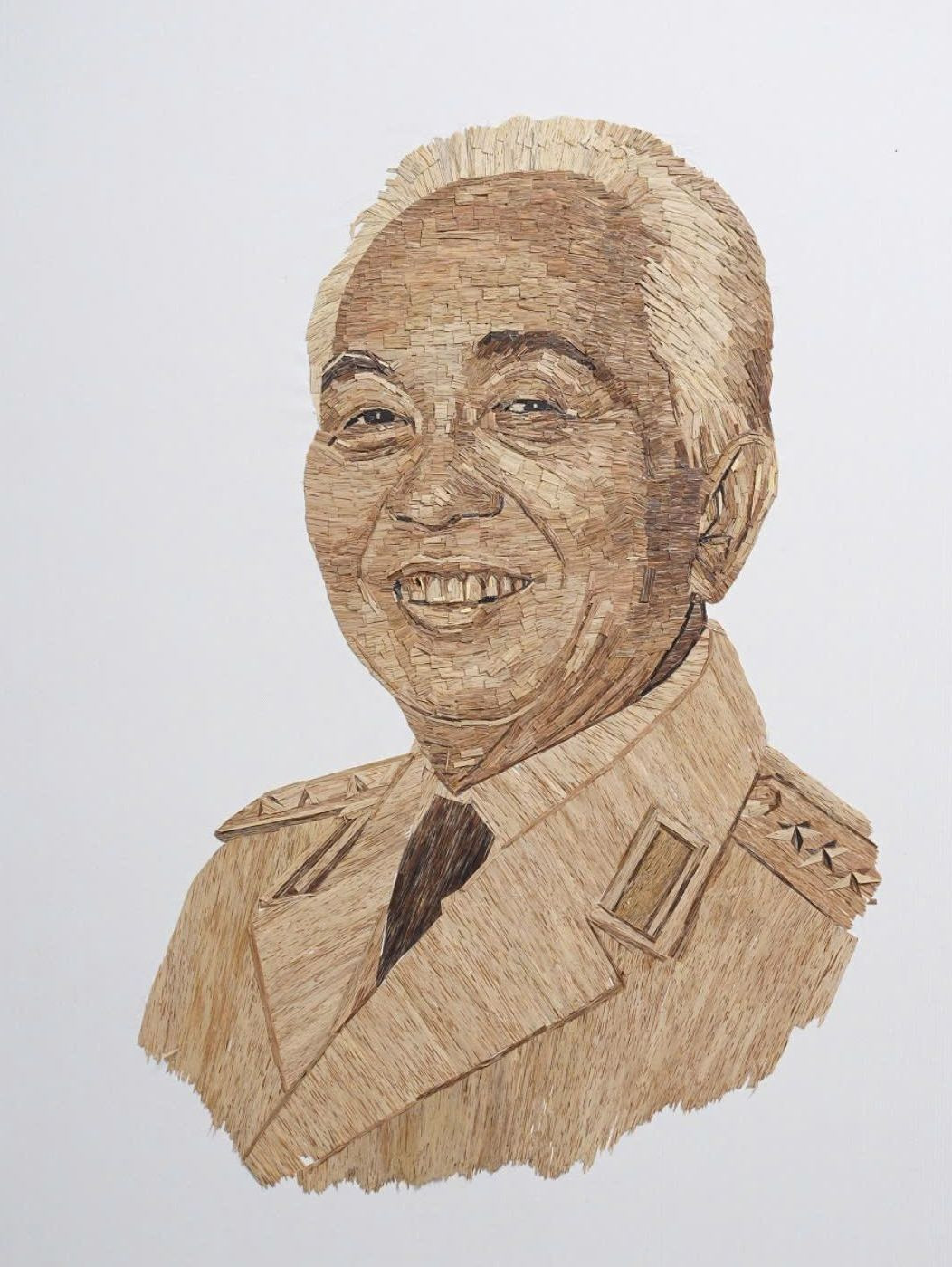 Tranh chân dung Đại tướng Võ Nguyên Giáp, cố Tổng Bí thư Nguyễn Phú Trọng bằng trầm hương. Tranh chân dung Đại tướng Võ Nguyên Giáp, cố Tổng Bí thư Nguyễn Phú Trọng bằng trầm hương.
