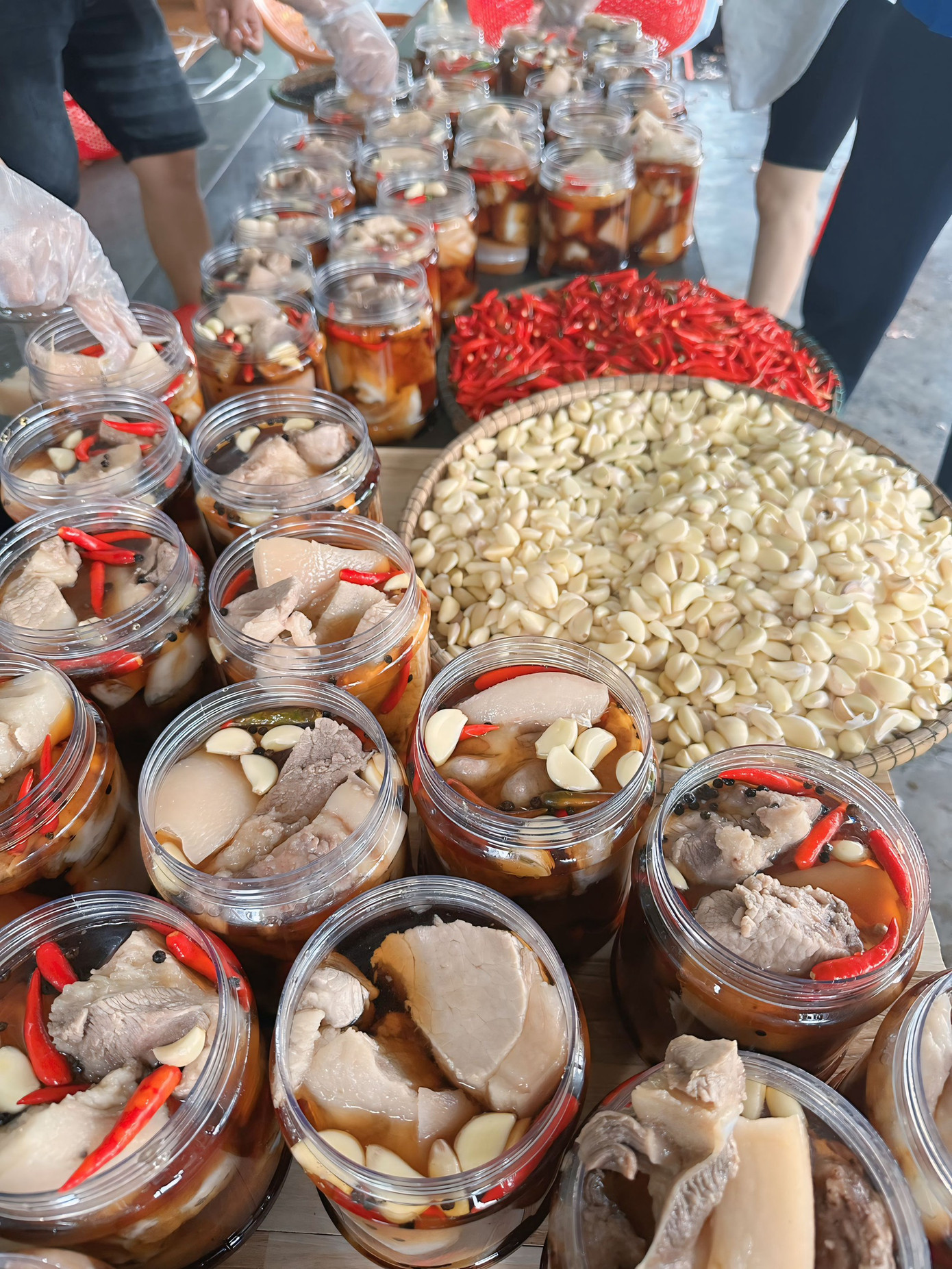 Nguyên liệu được chọn lựa, sơ chế, chế biến cẩn thận.