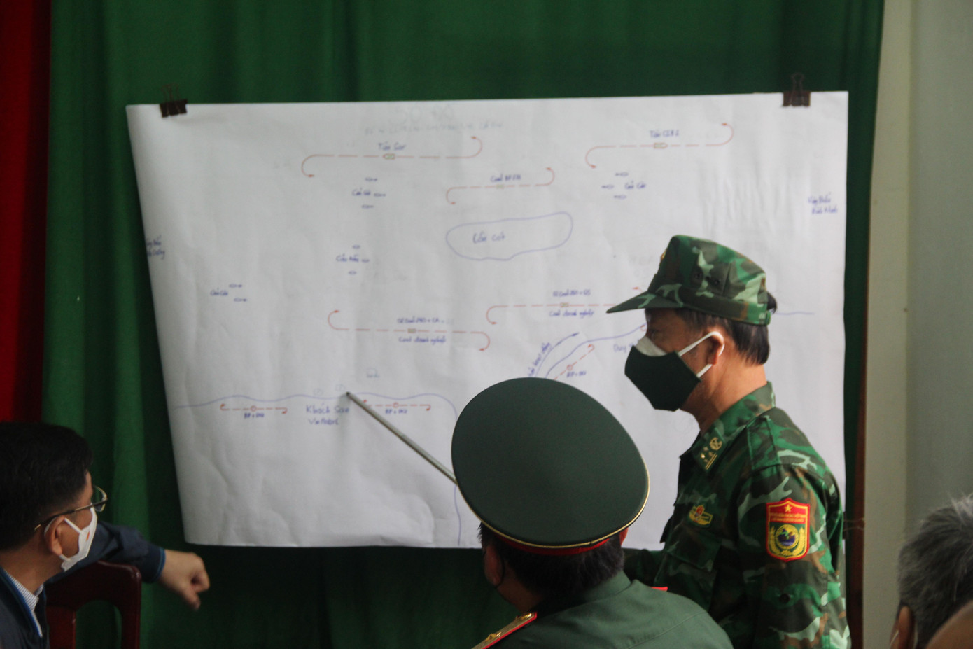 Nhiều phương án triển khai tìm kiếm nạn nhân còn lại mất tích. Nhiều phương án triển khai tìm kiếm nạn nhân còn lại mất tích.